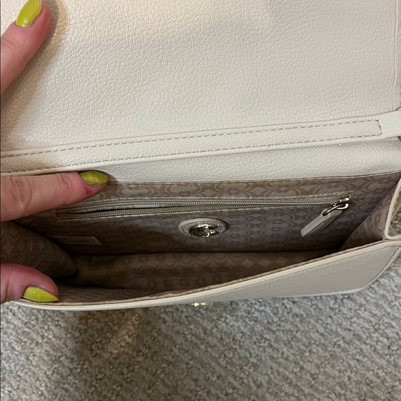 Quilted Shoulder Bag with detachable strap - Picture 9 of 15